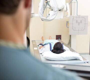 ‘Tire toda a roupa’: paciente diz que técnico de raio-x a assediou durante exame