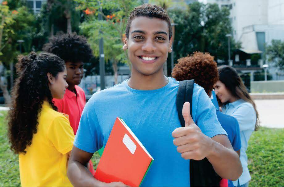 Colégio particular oferece bolsas para cursinho pré-vestibular