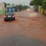 VÍDEO: chuva começa fraca, mas já provoca estragos em Campo Grande