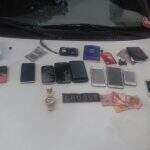 Grupo que usava Gol prata em assaltos é detido com 14 celulares roubados
