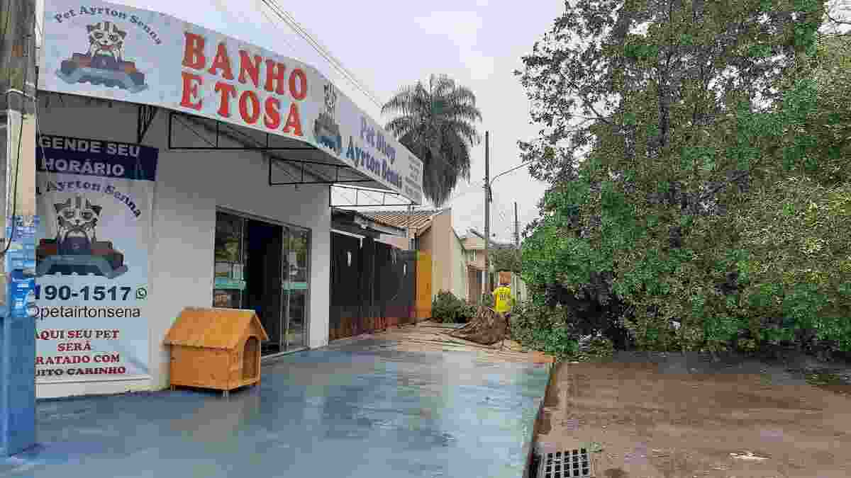 Três dias após temporal, comerciantes amargam prejuízos com estragos em Campo Grande