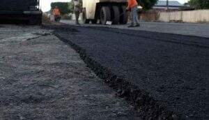 Foto ilustrativa de obra de asfalto