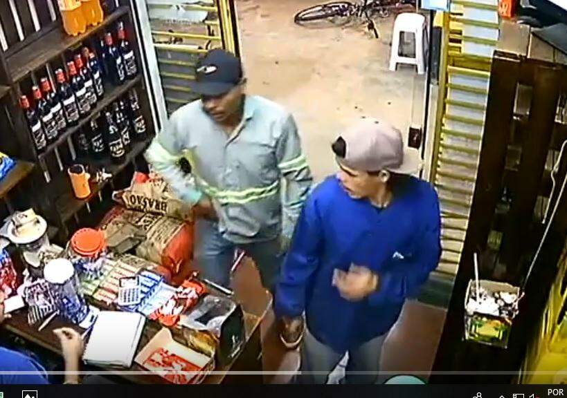 Vídeo flagra rostos de ladrões durante assalto a mão armada em conveniência