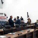 Aprovados para vagas de fiscais tributários com salário de R$ 10 mil protestam na Assembleia