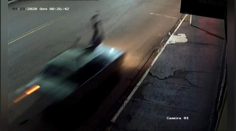 VÍDEO: Imagens mostram momento em que pedestre ‘voa’ ao ser atropelado e morto