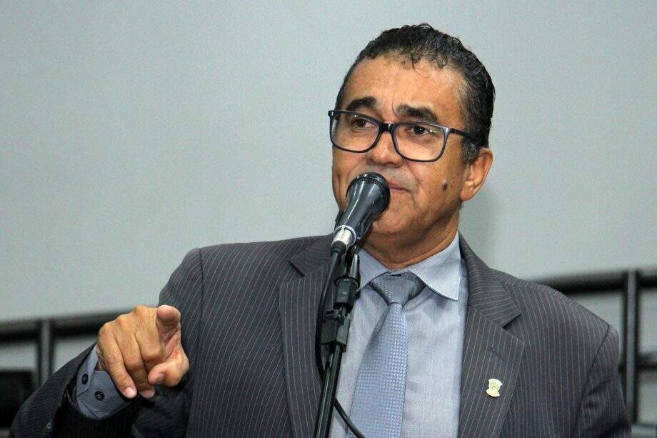 Vereador Ayrton Araújo é contra a reforma. (Foto: Isaias Medeiros/ Câmara Municipal)