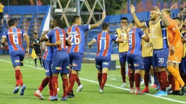 Bahia repete boa atuação, vence Nacional fora e avança na Sul-Americana