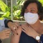 Após internação por Covid, Bárbara Bruno toma segunda dose da vacina