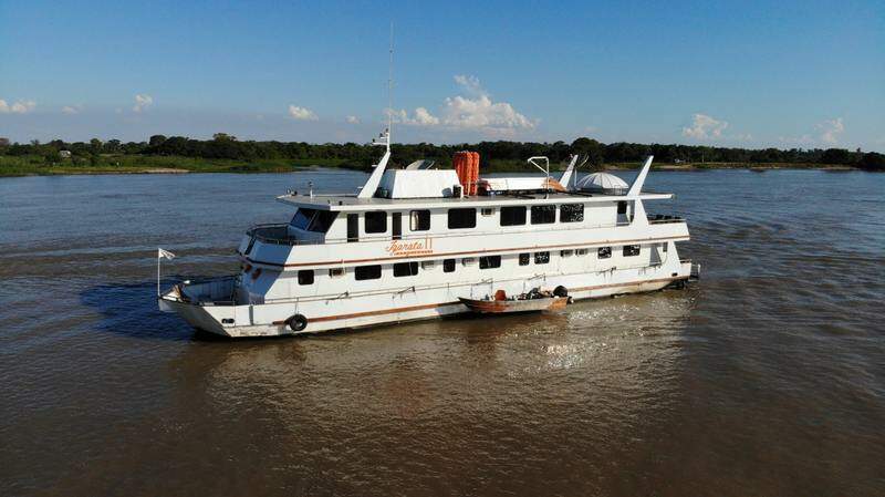 Mesmo com seca histórica no Rio Paraguai, barcos-hotéis ‘bombam’ no feriadão e operam com capacidade máxima
