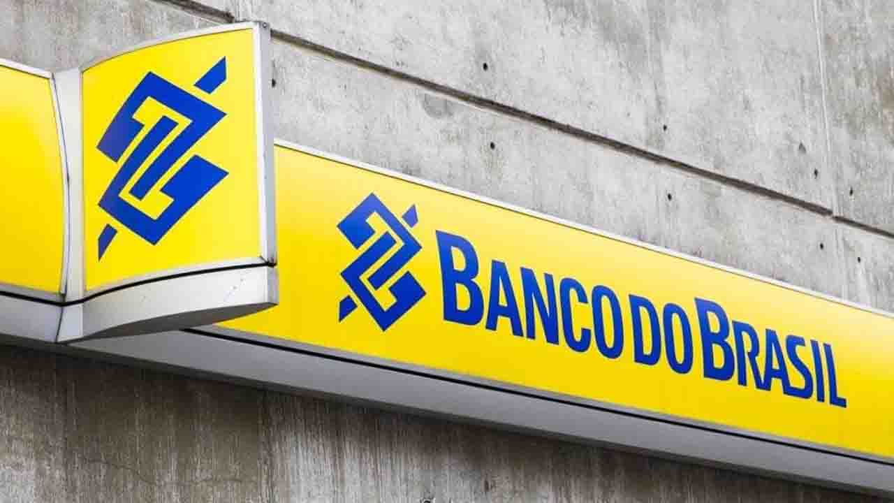 Inscrições para concurso do Banco do Brasil com salários de R$ 3 mil são adiadas