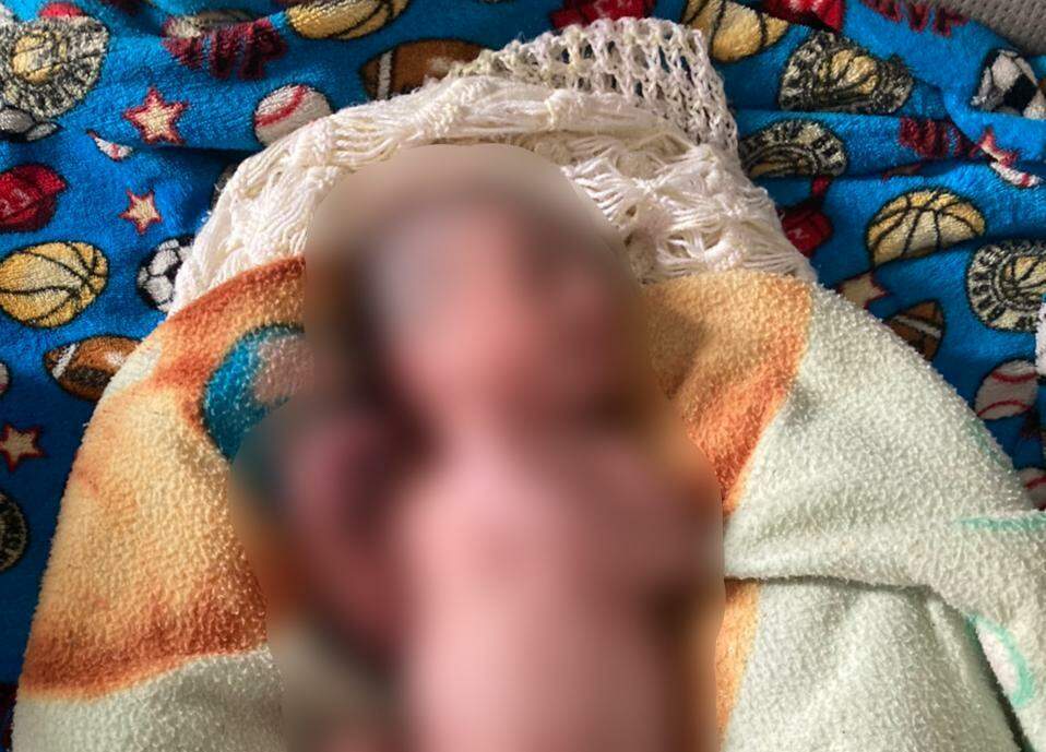 Aurora: recém-nascida encontrada dentro de sacola vira ‘xodó’ em hospital