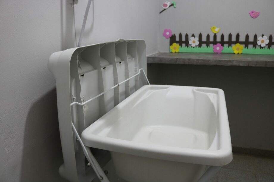 Internas do semiaberto e aberto terão berçário com banheira e água morna para bebês em Campo Grande