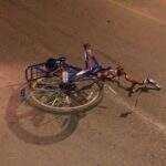 Motorista é preso após entrar na contramão, atropelar ciclista e arrastar bicicleta pela rua