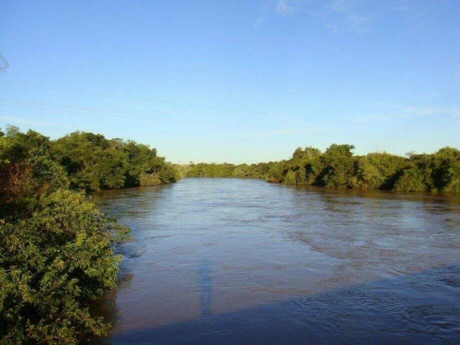 Corpo de homem boiando é encontrado no Rio Dourados