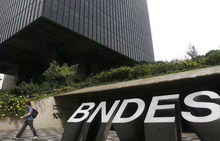 Cinco ex-presidentes do BNDES são esperados em ato contra mudança no FAT