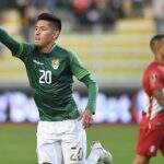 Com gol no fim e um jogador a menos, Bolívia se reabilita e derrota Peru em casa
