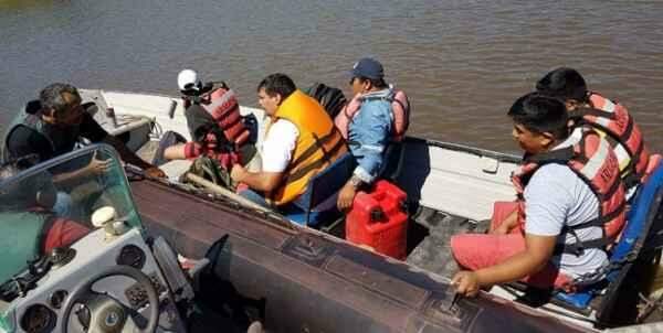 PF deporta 5 bolivianos que tentavam chegar a Corumbá pelo Rio Paraguai