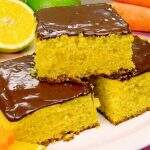 Receita de bolo de laranja com cenoura e mel para adoçar sua tarde