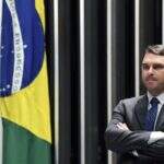 Ex-assessores de Flávio Bolsonaro sacaram ao menos R$ 7,2 milhões