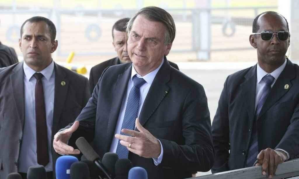 Sem provas, Bolsonaro acusa OMS de incentivar ‘masturbação de crianças’
