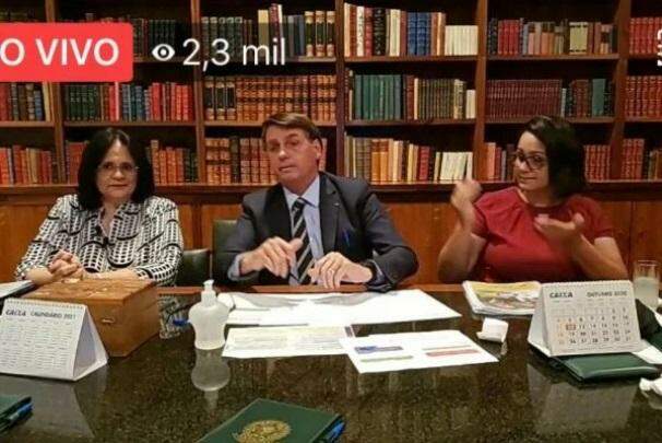 Bolsonaro diz que suicídio pode ter sido ‘efeito colateral’ da Coronavac
