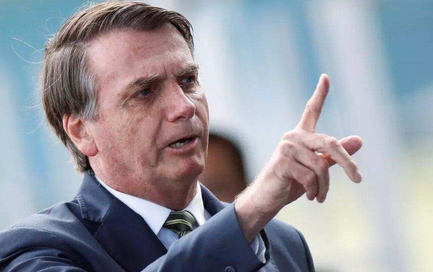 Pela primeira vez em dois anos, Bolsonaro perde seguidores nas redes sociais