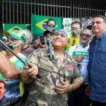 Bolsonaro diz que governador que ‘fechar seu Estado’ bancará auxílio emergencial