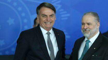 Transparência Internacional aponta ‘excessiva proximidade’ entre Aras e Bolsonaro