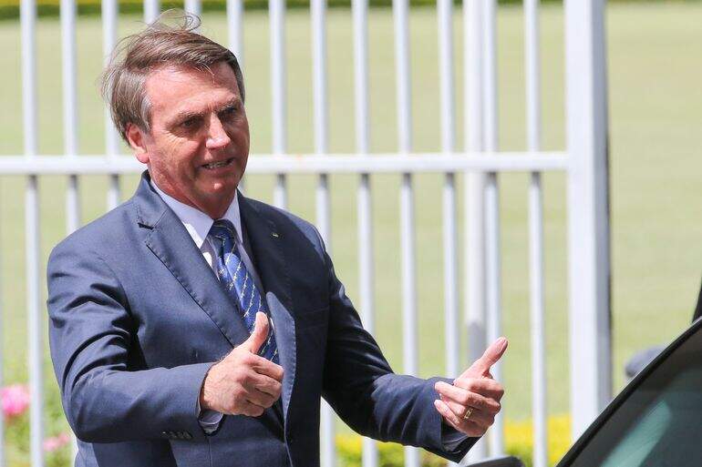 Bolsonaro diz que aguarda 'sinalização do povo' para 'tomar providências'