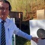 Bolsonaro ‘dribla’ imprensa e publica vídeo praticando tiro