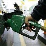 Preço da gasolina nas refinarias tem amanhã segundo reajuste no mês