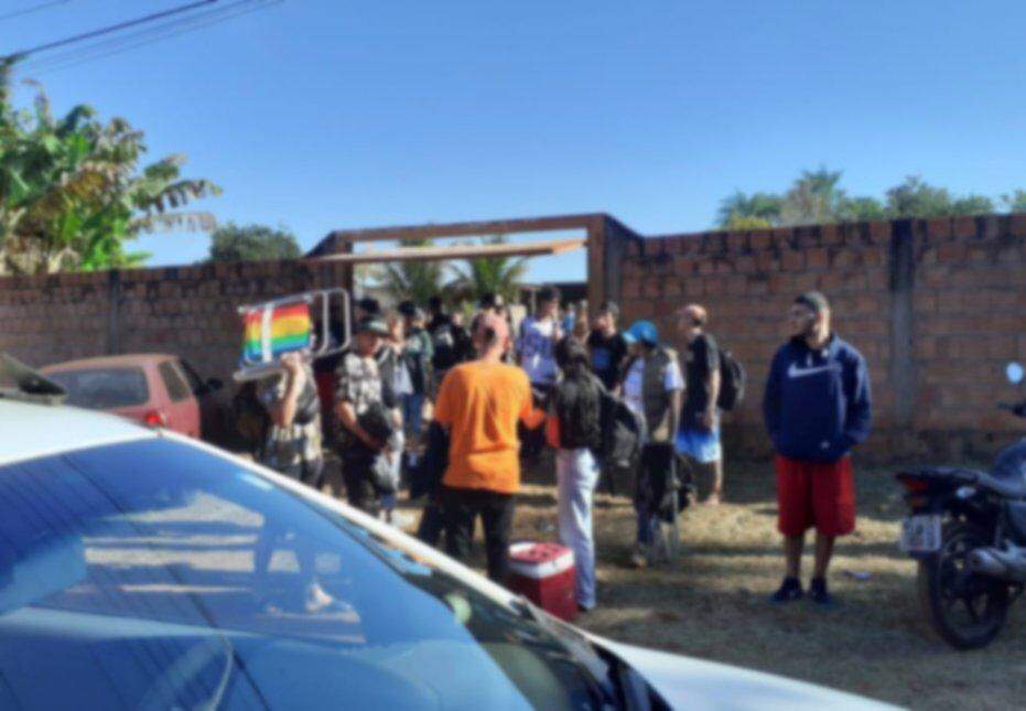 VÍDEO: Pelo WhatsApp, jovens organizam rave clandestina e lotam casa em Campo Grande