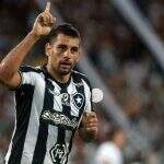 Botafogo bate Fluminense no Maracanã e assume vice-liderança do Brasileirão