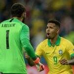 Brasil sofre com retranca paraguaia, mas ganha nos pênaltis e avança à semifinal