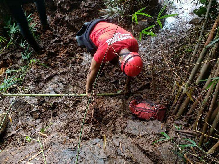 Continuam as buscas por corpos da tragédia causada pelo rompimento da barragem da Mina Córrego do Feijão
