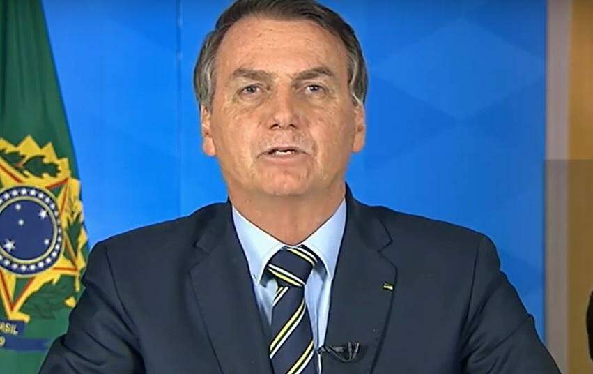 VíDEO: Bolsonaro diz que mídia espalha pavor e questiona fechamento de escolas