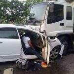Acidente entre carro e caminhão mata duas crianças e dois adultos no Paraguai
