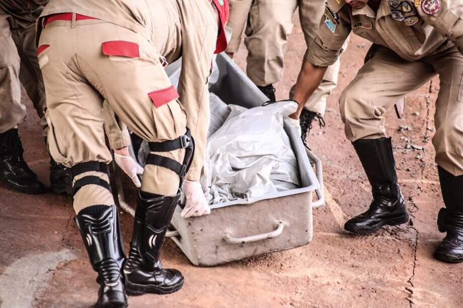 Corpo encontrado em pontilhão de Campo Grande entra em estado de 'mumificação' e deve dificultar perícia