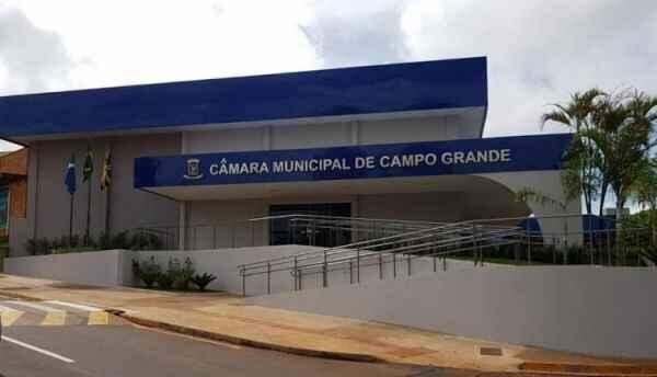 Em votação simbólica, vereadores de Campo Grande aprovam parecer que rejeita contas de 2014