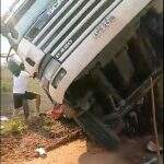 VÍDEO: Ponte apodrece e ‘engole’ caminhão em Bodoquena