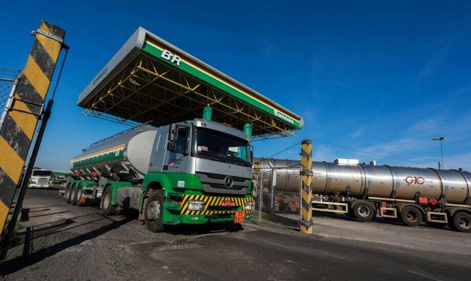 Petrobras confirma novo reajuste da gasolina e do diesel nas refinarias