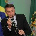 ‘A caneta Bic é minha’, diz Bolsonaro após fala de Mourão sobre vacina