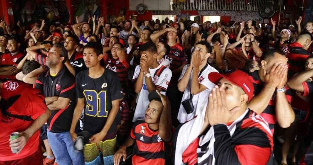 Torcida apostou na vitória até os instantes finais. (Marcos Ermínio