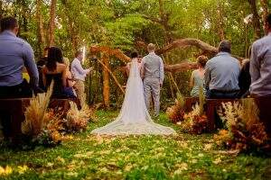 Laryssa e Fernando se casaram em floresta localizada em Campo Grande