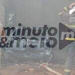 Minuto e Meio: Carro explode dentro de garagem e fogo destrói parte de casa no Anache