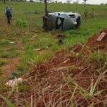 Traficante perde controle, capota carro e foge deixando rastro de maconha