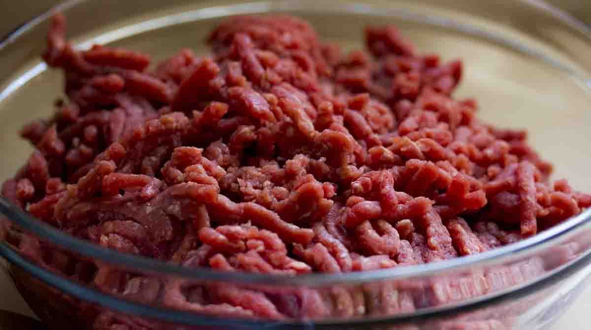 Carne moída de músculo bovino é comprado a R$ 34 o kg pelo município