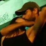 ‘Sem rótulos’: Carol Castro e Bruno Cabrerizo trocam beijos em balada