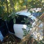 Fiat Siena com registro de roubo é encontrado abandonado em matagal na MS-436