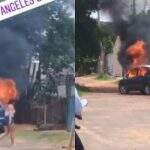 Carro é consumido por fogo e assusta moradores do Jardim Los Angeles